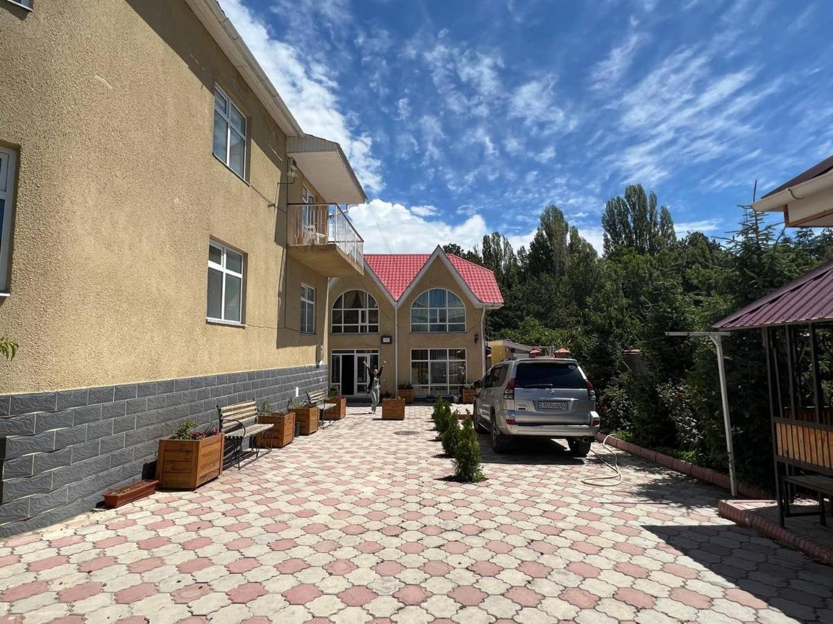 Tan Nuru Guest House Гостевой Дом Тан Нуру 乔尔蓬阿塔 外观 照片
