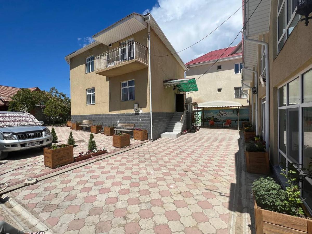 Tan Nuru Guest House Гостевой Дом Тан Нуру 乔尔蓬阿塔 外观 照片