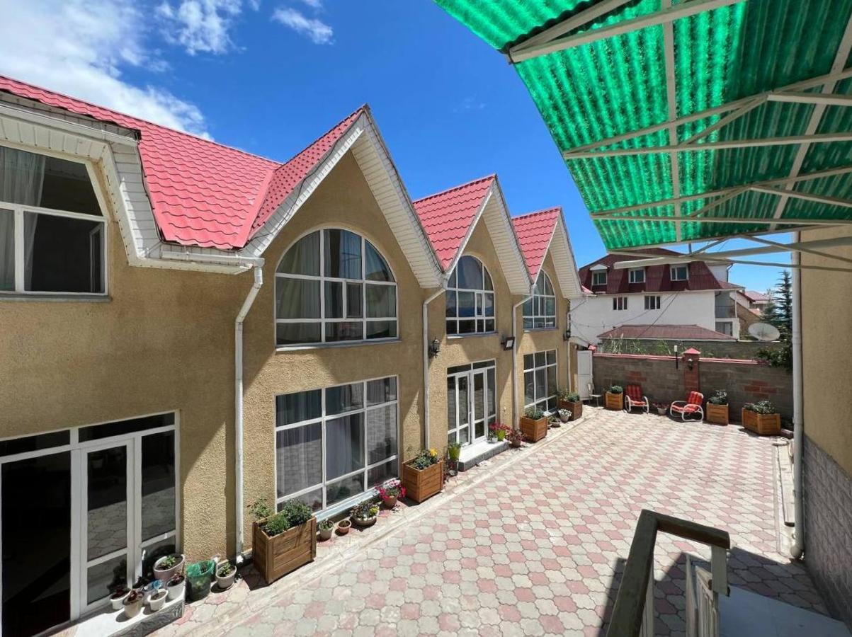 Tan Nuru Guest House Гостевой Дом Тан Нуру 乔尔蓬阿塔 外观 照片
