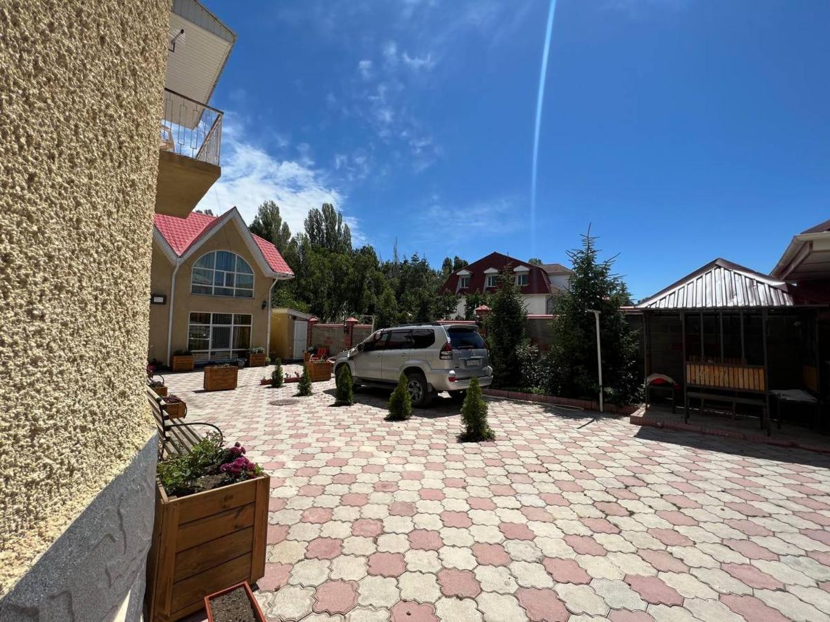 Tan Nuru Guest House Гостевой Дом Тан Нуру 乔尔蓬阿塔 外观 照片
