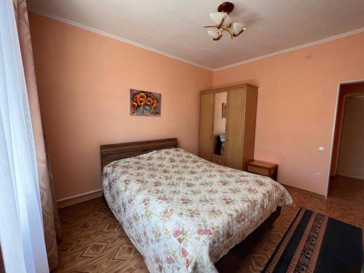 Tan Nuru Guest House Гостевой Дом Тан Нуру 乔尔蓬阿塔 外观 照片