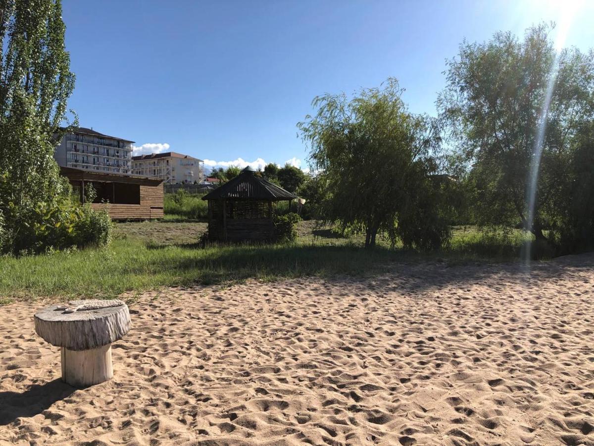 Tan Nuru Guest House Гостевой Дом Тан Нуру 乔尔蓬阿塔 外观 照片
