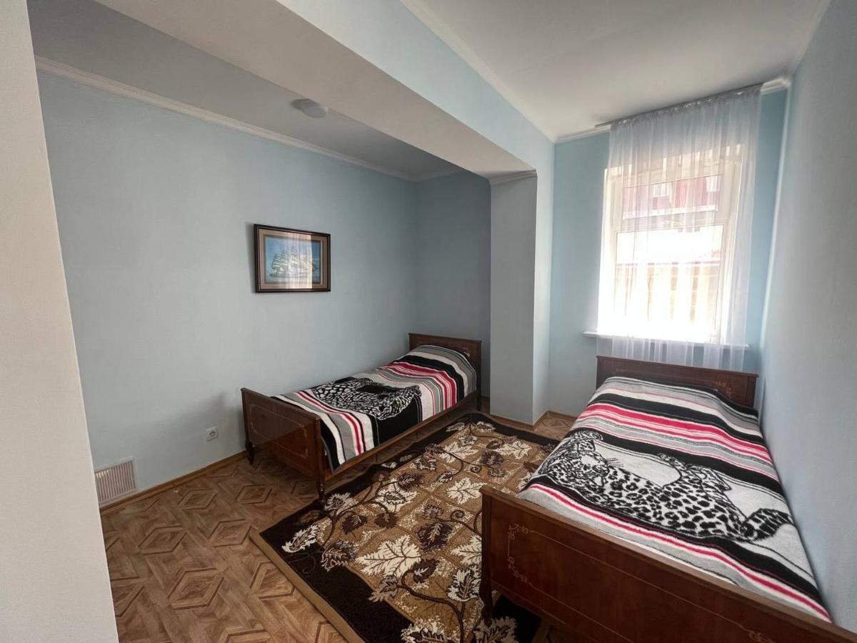 Tan Nuru Guest House Гостевой Дом Тан Нуру 乔尔蓬阿塔 外观 照片