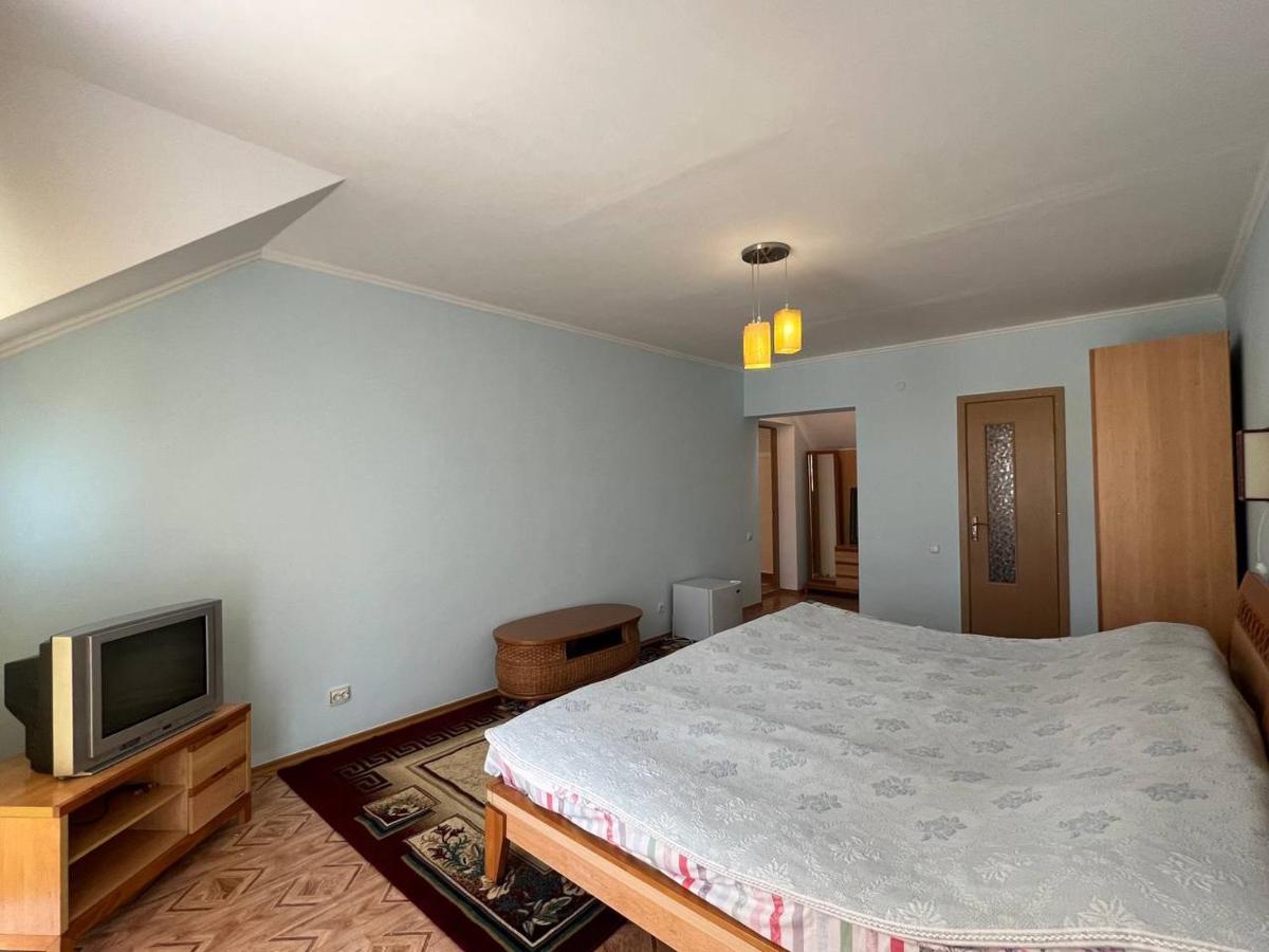 Tan Nuru Guest House Гостевой Дом Тан Нуру 乔尔蓬阿塔 外观 照片