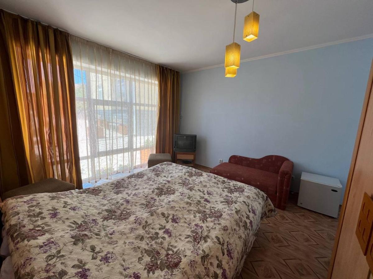 Tan Nuru Guest House Гостевой Дом Тан Нуру 乔尔蓬阿塔 外观 照片