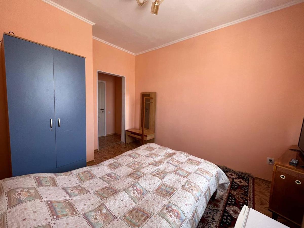Tan Nuru Guest House Гостевой Дом Тан Нуру 乔尔蓬阿塔 外观 照片
