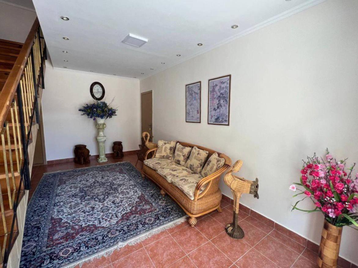 Tan Nuru Guest House Гостевой Дом Тан Нуру 乔尔蓬阿塔 外观 照片