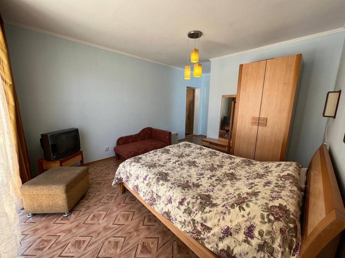 Tan Nuru Guest House Гостевой Дом Тан Нуру 乔尔蓬阿塔 外观 照片