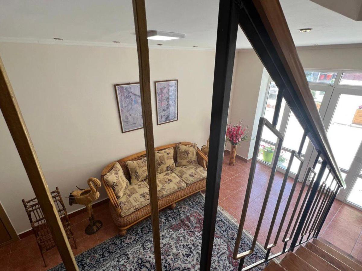 Tan Nuru Guest House Гостевой Дом Тан Нуру 乔尔蓬阿塔 外观 照片