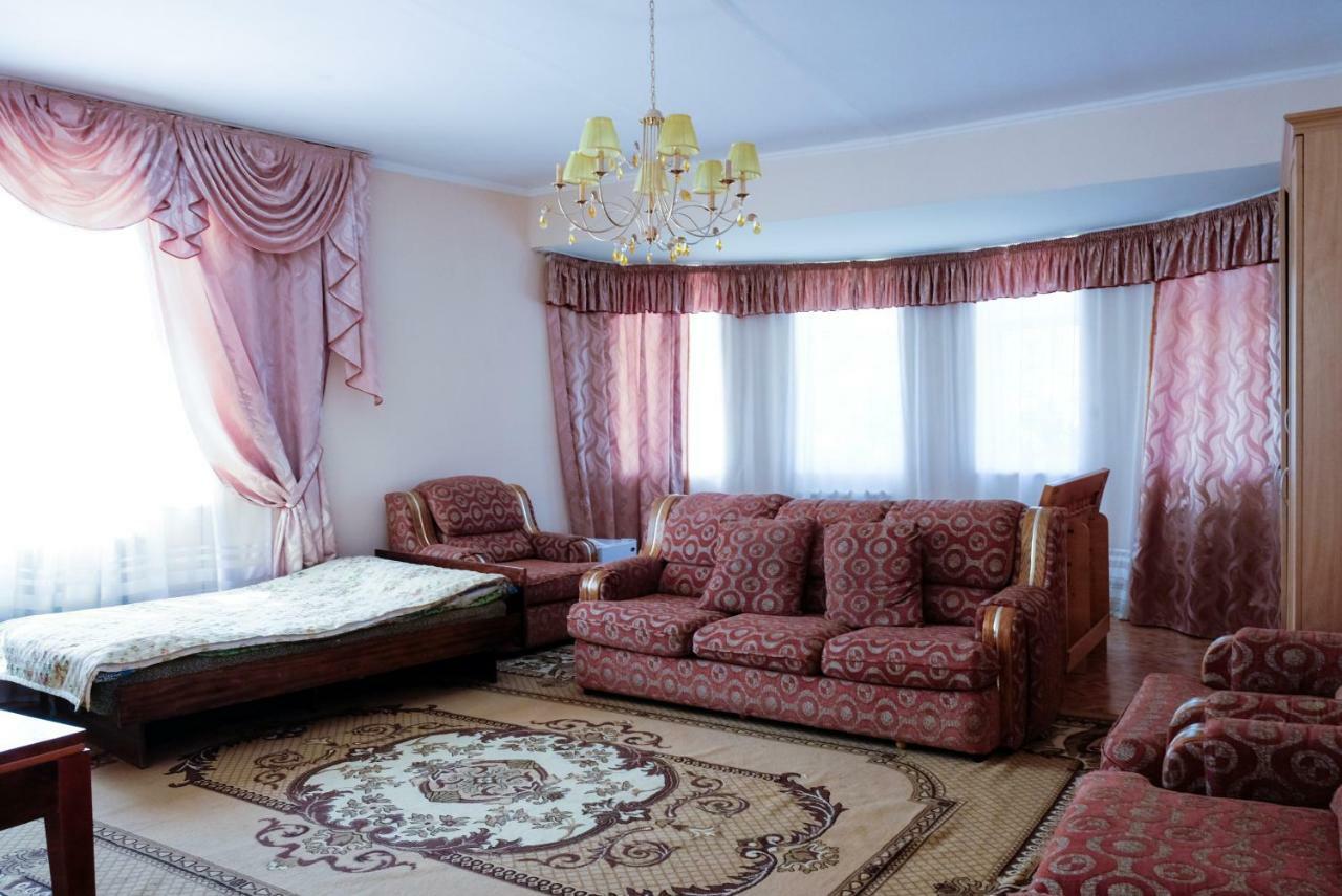 Tan Nuru Guest House Гостевой Дом Тан Нуру 乔尔蓬阿塔 外观 照片