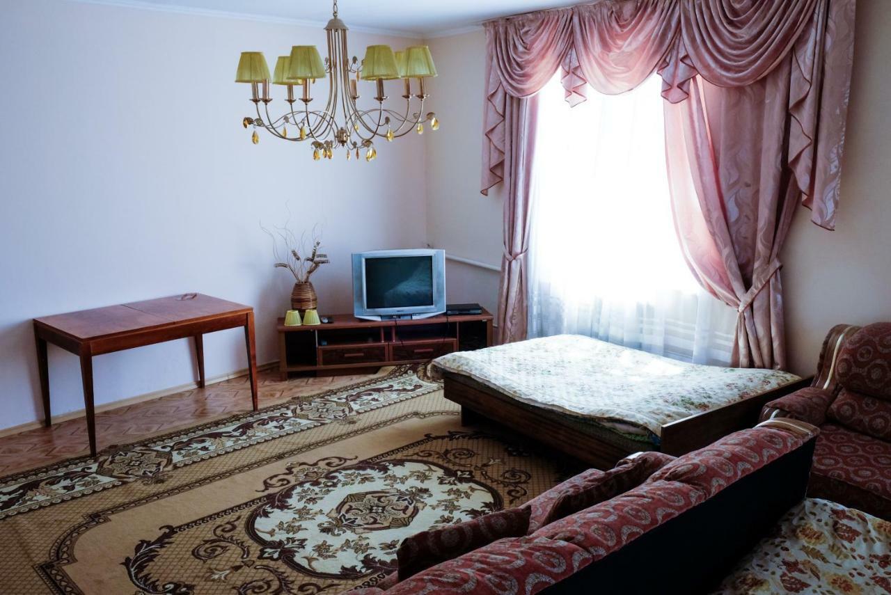 Tan Nuru Guest House Гостевой Дом Тан Нуру 乔尔蓬阿塔 外观 照片