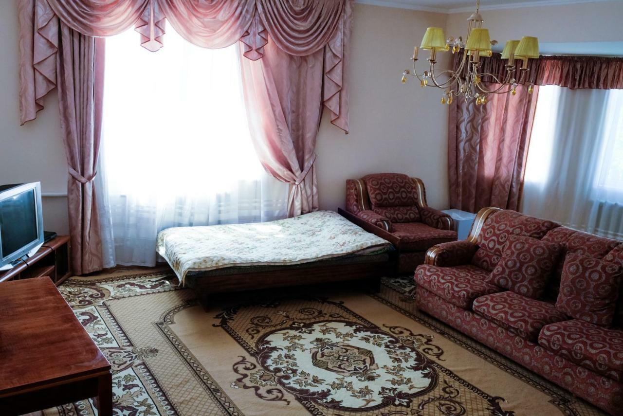 Tan Nuru Guest House Гостевой Дом Тан Нуру 乔尔蓬阿塔 外观 照片